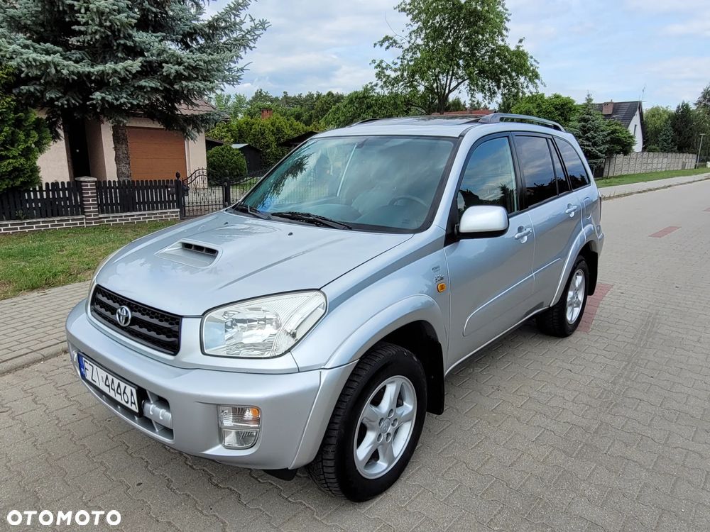 Toyota RAV4 - 1