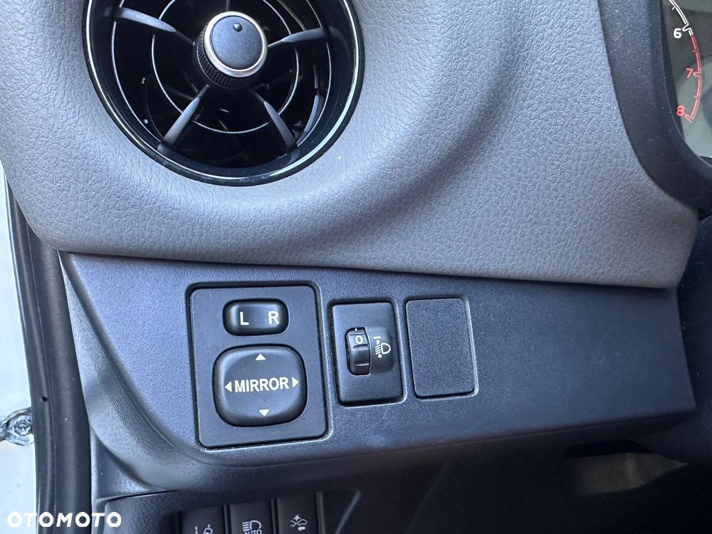Toyota Yaris 1.5 Premium - 22