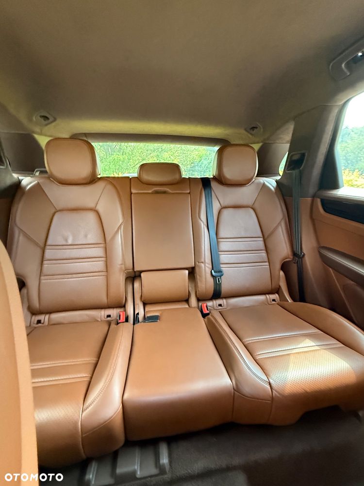 Porsche Cayenne - 27