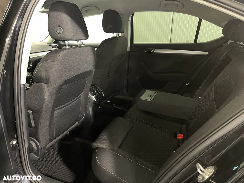 Skoda Superb 2.0 TDI DSG Ambition - 11