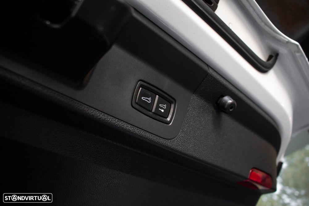 Porsche Panamera 4 E-Hybrid Platinum Edition - 34