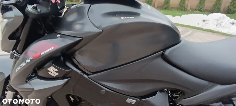 Suzuki GSX 1000 - 37