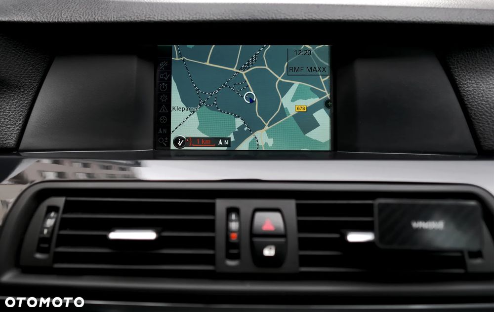 BMW Seria 5 520d - 29