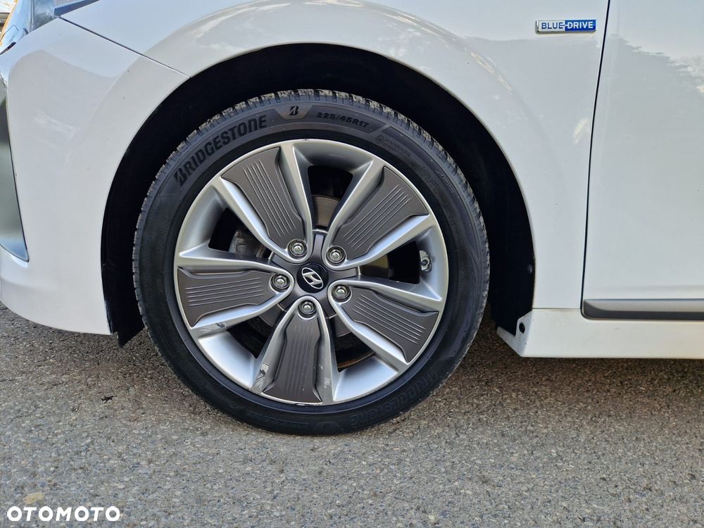 Hyundai IONIQ - 38