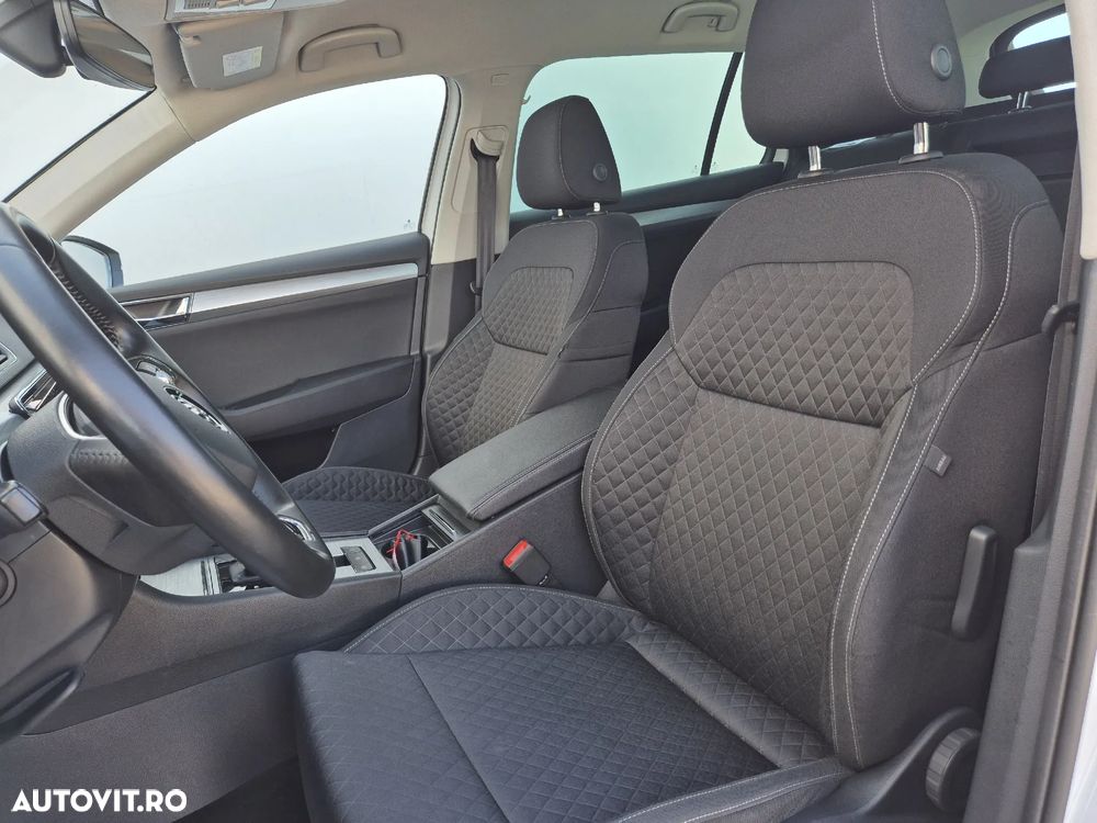 Skoda Superb Combi 2.0 TDI DSG Premium Edition - 11