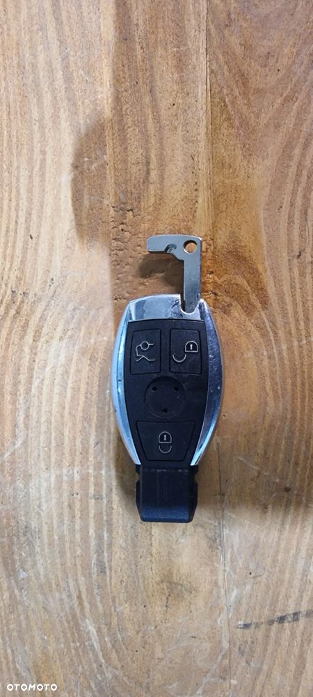Kluczyk MERCEDES W211 W219 W164 5771901