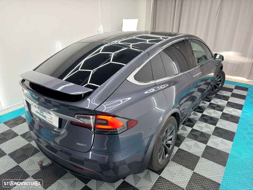Tesla Model X 100D - 8
