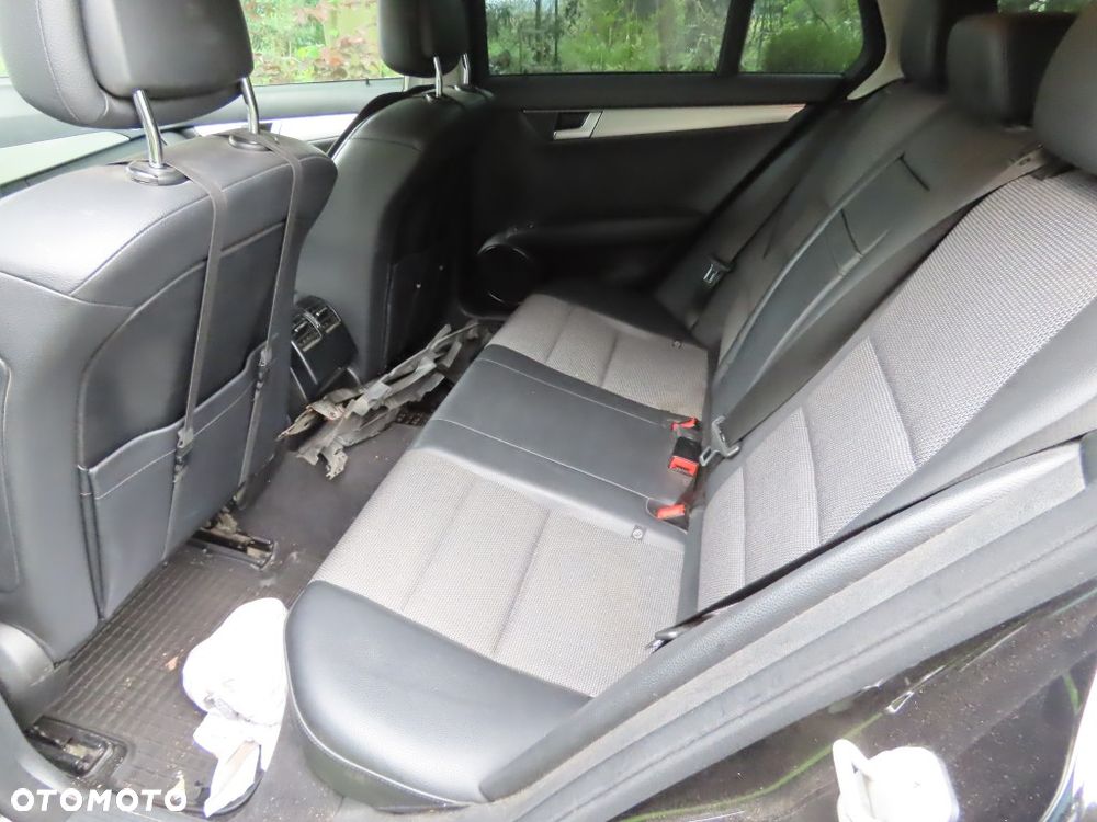 Mercedes-Benz Klasa C 350 CDI DPF (BlueEFFICIENCY) 7G-TRONIC Avantgarde - 9