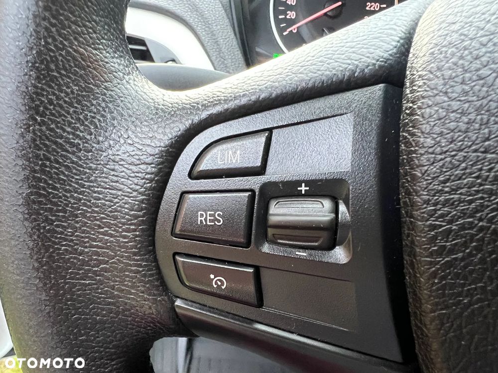 BMW Seria 1 118d Edition Metropolitan - 27