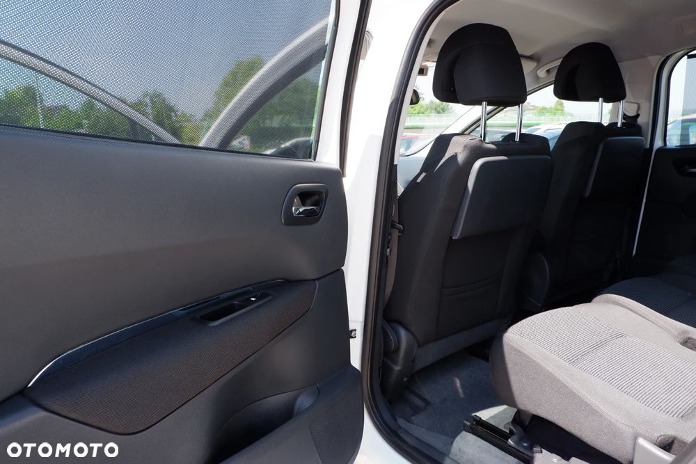 Peugeot 5008 HDI FAP 110 EGS6 Tendance - 29