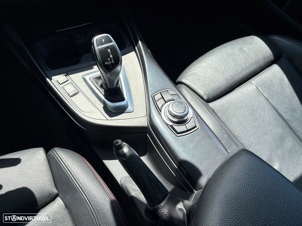 BMW 120 dA Line Sport - 23