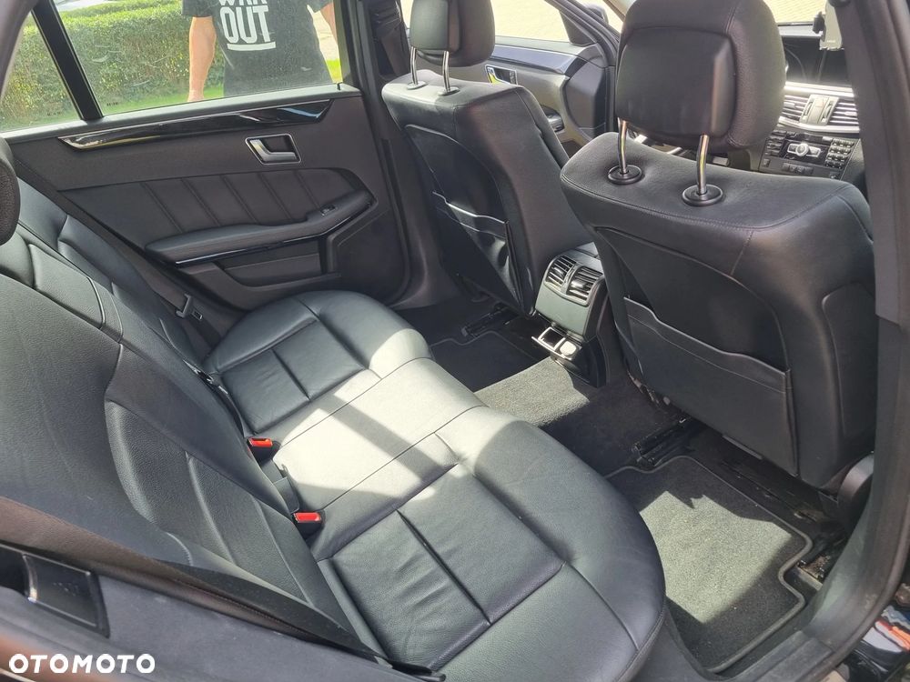 Mercedes-Benz Klasa E 350 CDI DPF 4Matic BlueEFFICIENCY 7G-TRONIC Avantgarde - 20