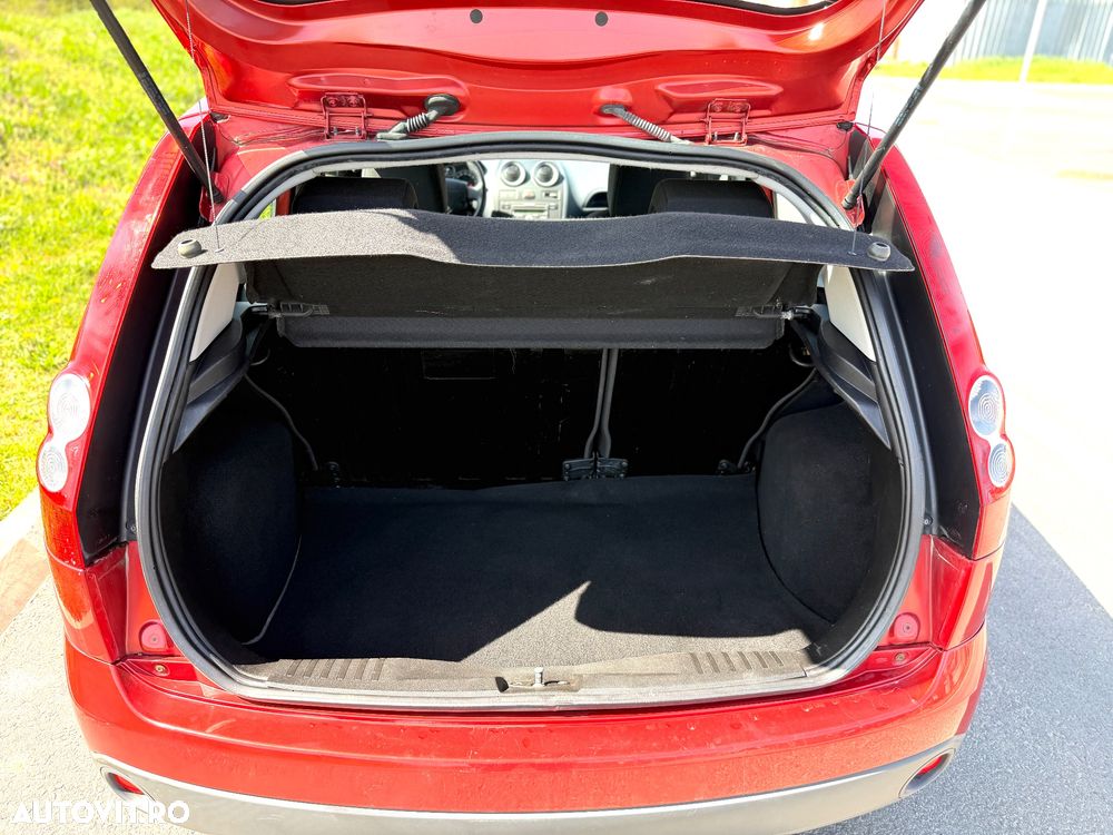 Ford Fiesta 1.4 Trend - 12