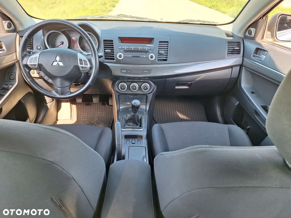 Mitsubishi Lancer 1.8 Intense - 30