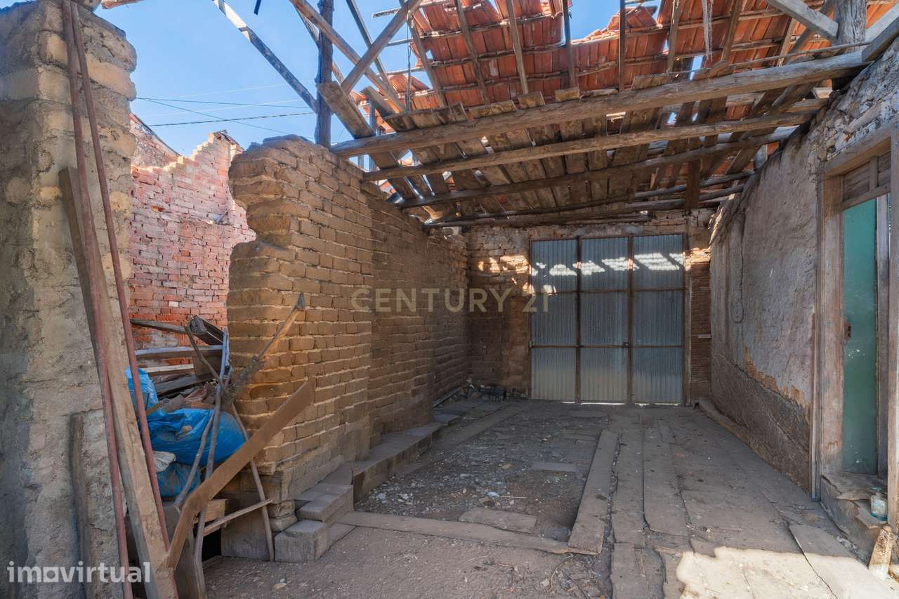 Oportunidade de Reabilitação em Amor – 870 m² - Grande imagem: 3/20