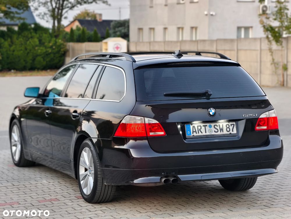 BMW Seria 5 525i Touring - 2