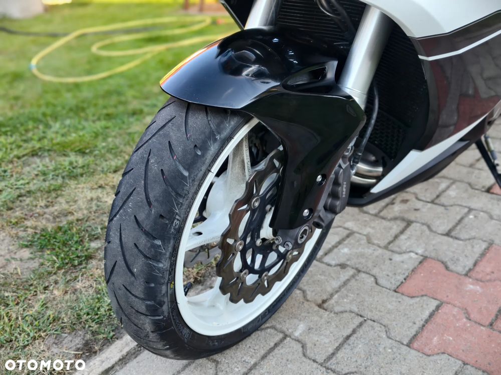 Honda VFR - 29