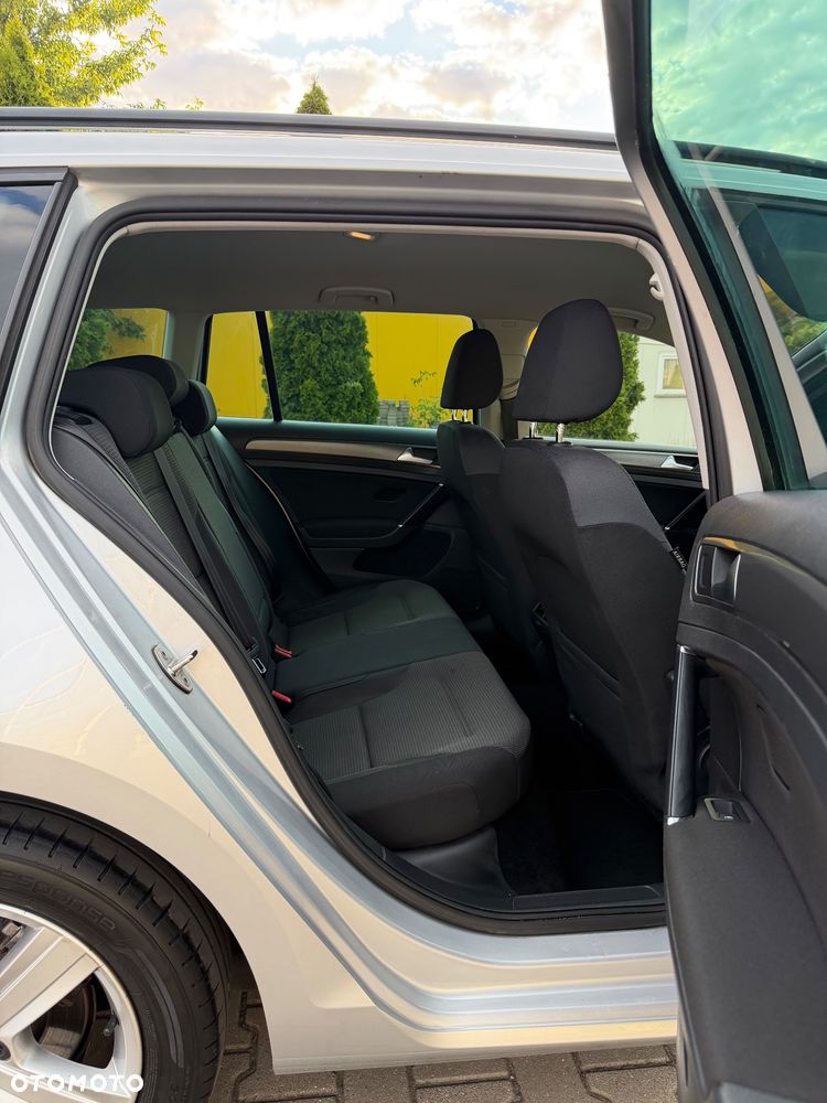 Volkswagen Golf 1.6 TDI DPF Highline - 33