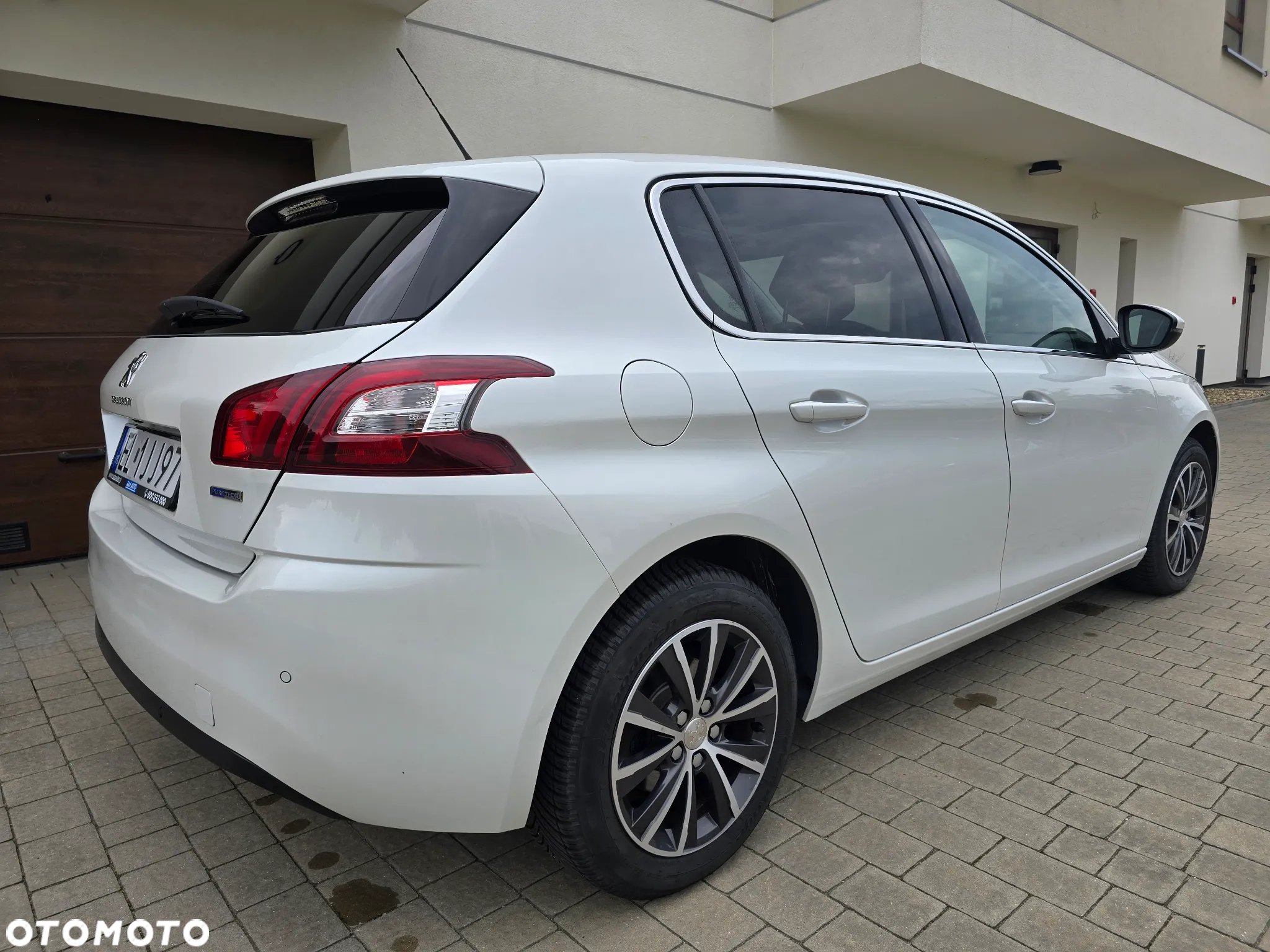 Peugeot 308 1.2 PureTech Allure S&S - 5