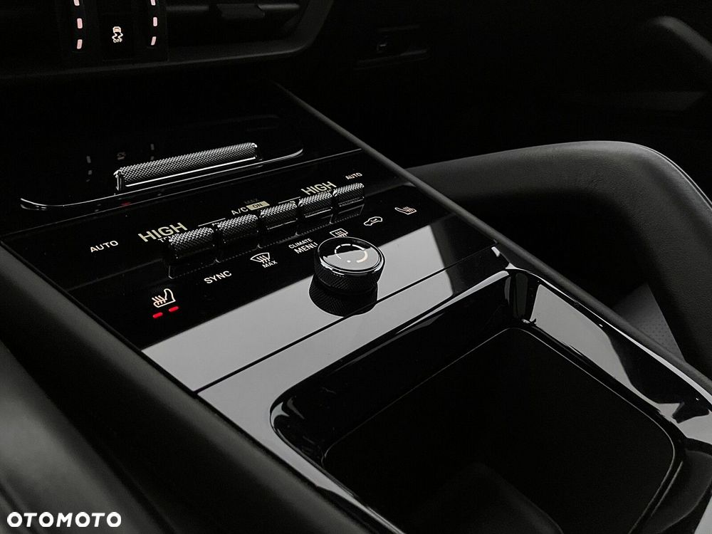 Porsche Cayenne - 32