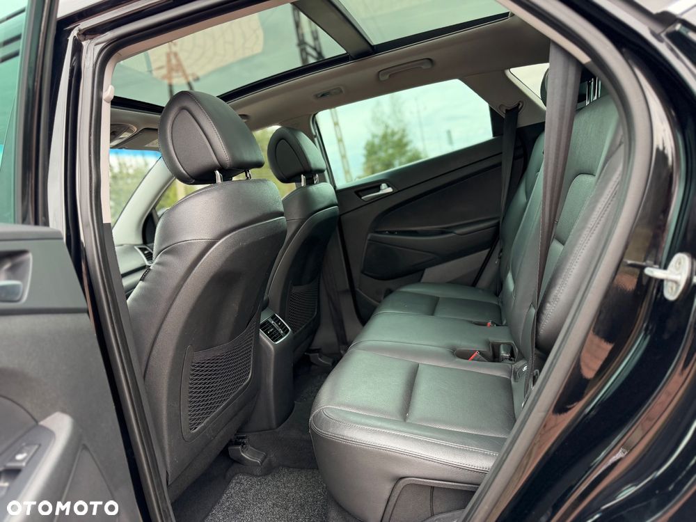 Hyundai Tucson 2.0 CRDI 4WD Automatik Premium - 24