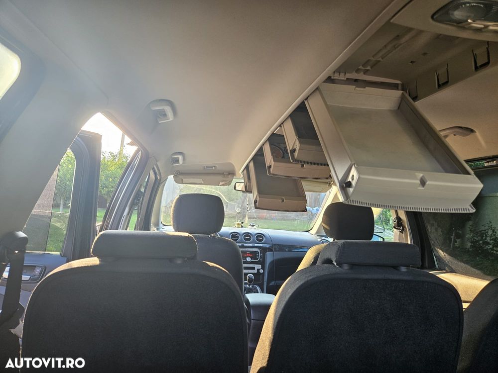 Ford Galaxy - 10