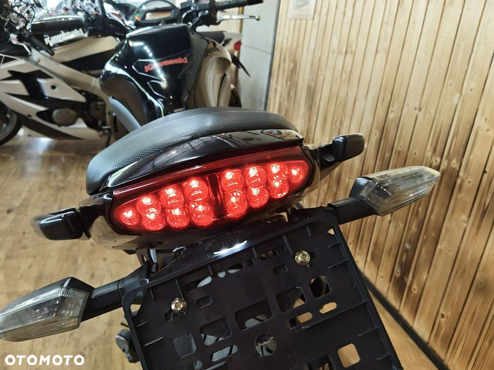 Kawasaki ER - 9