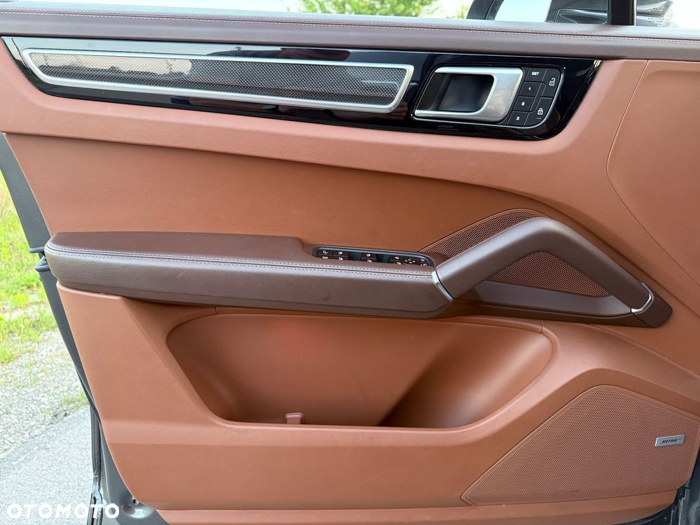 Porsche Cayenne E-Hybrid Platinum Edition - 21