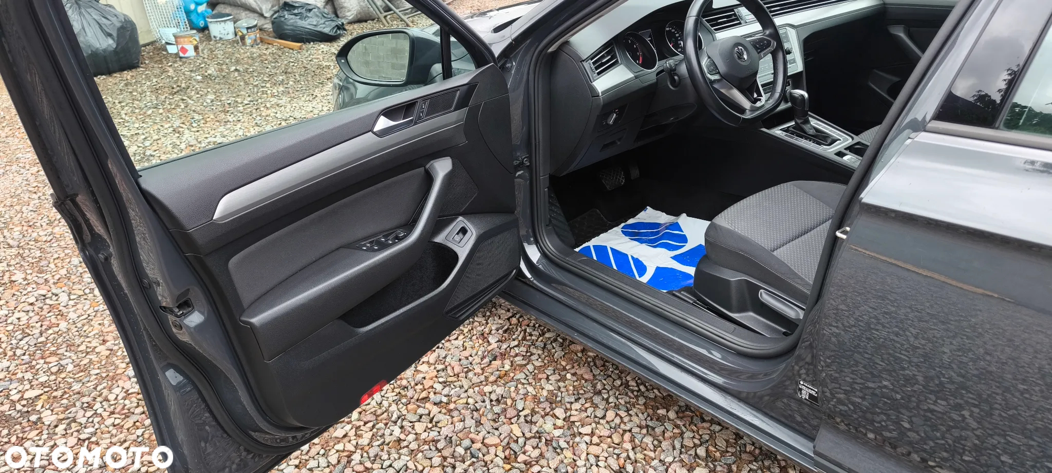 Volkswagen Passat - 11