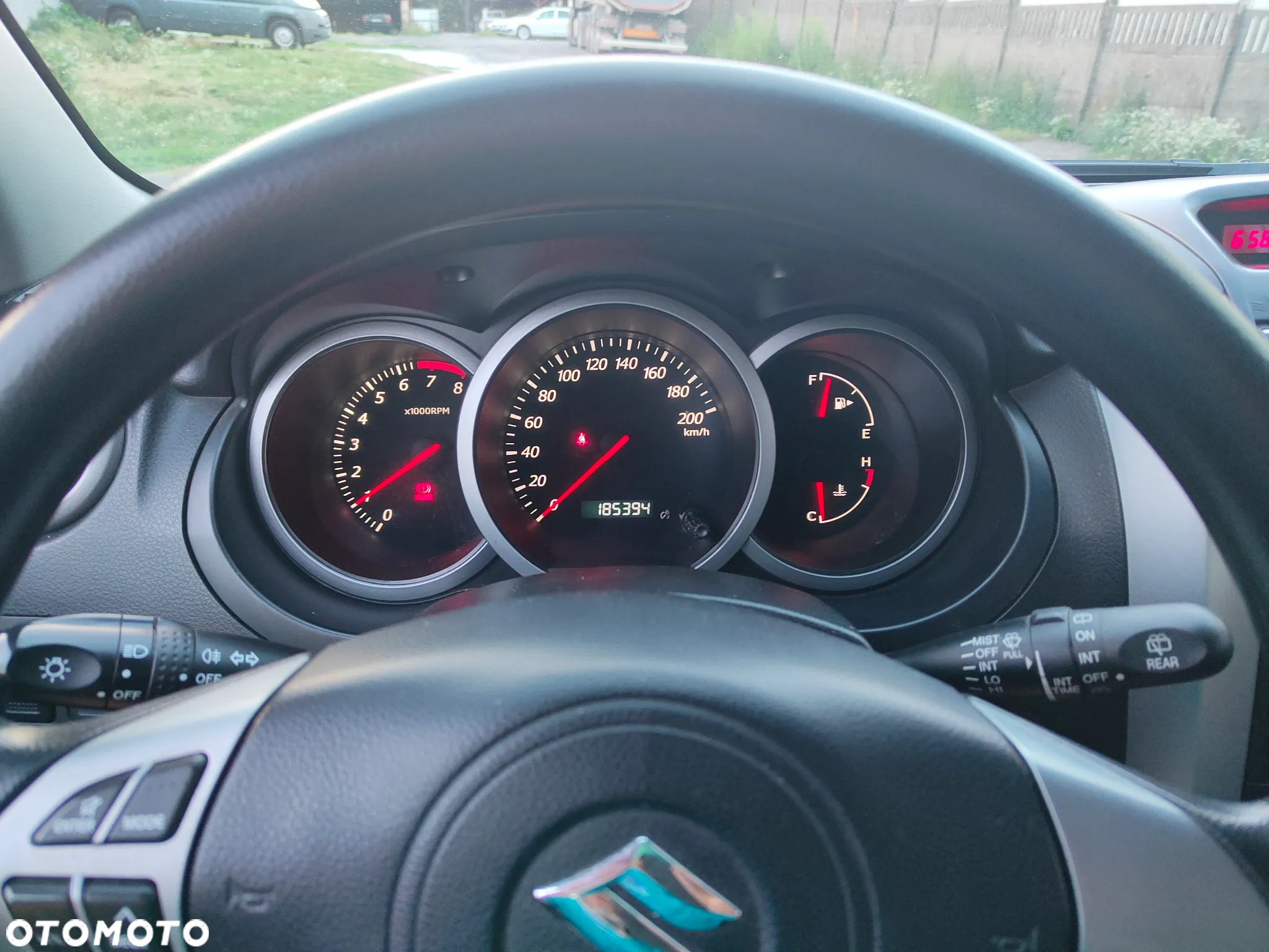 Suzuki Grand Vitara 2.0 - 8