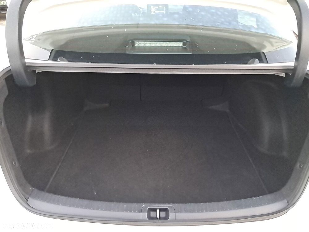 Toyota Corolla 1.8 Hybrid Comfort - 13