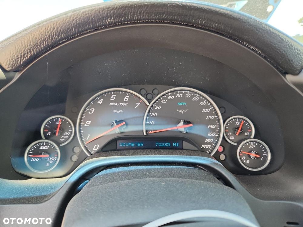 Chevrolet Corvette - 9