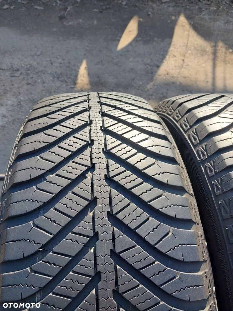 Opony caloroczne 215.60.17 Goodyear - 2