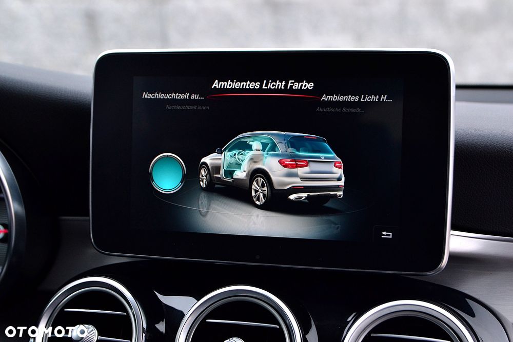 Mercedes-Benz GLC 250 4Matic 9G-TRONIC AMG Line - 22