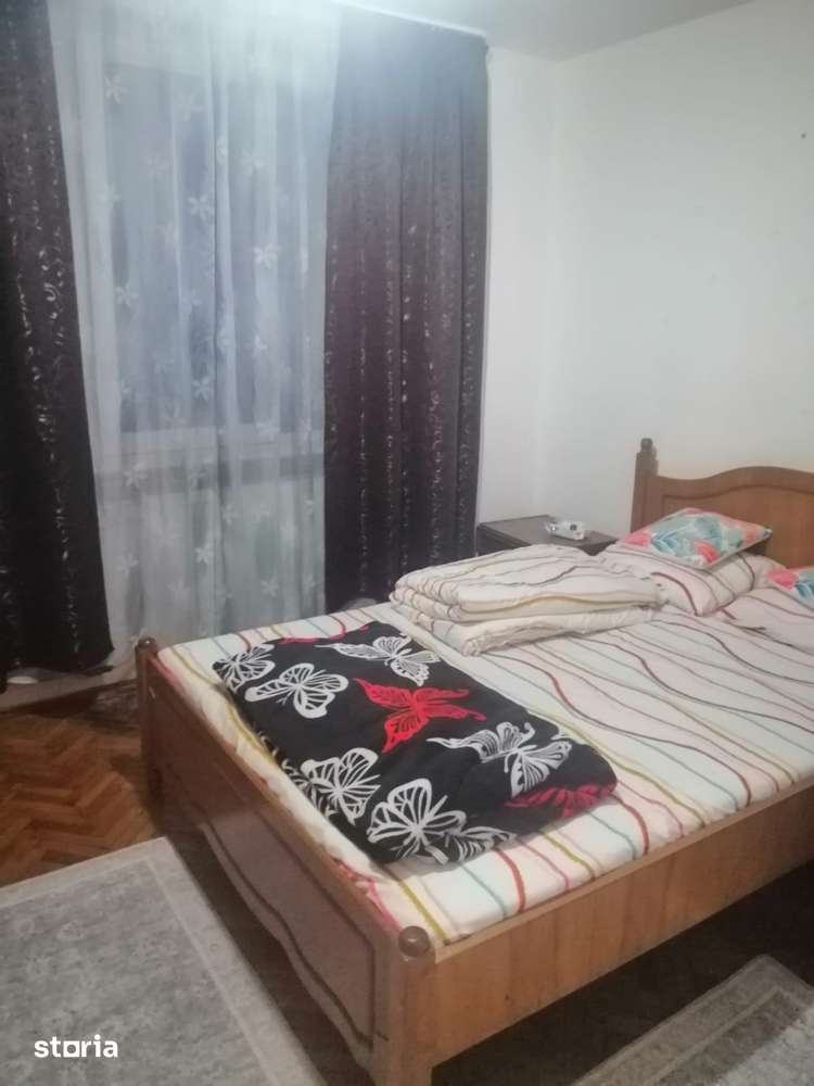Inchiriez apartament cu 3 camere lângă Liceul Petru Rares — fotografia 1