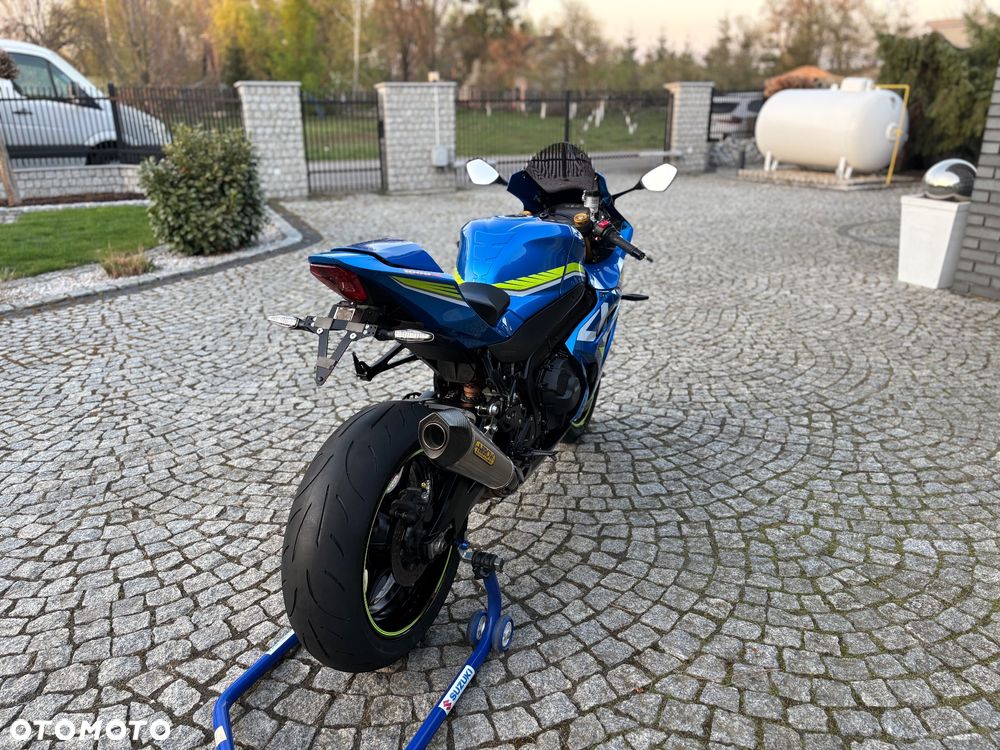Suzuki GSX-R - 17
