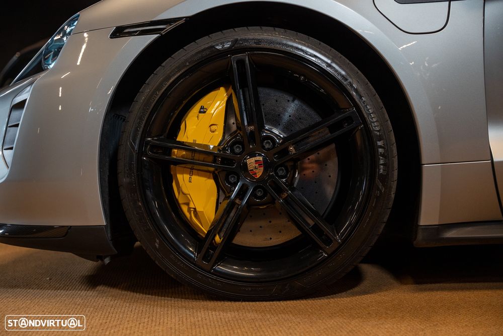 Porsche Taycan Turbo S - 10