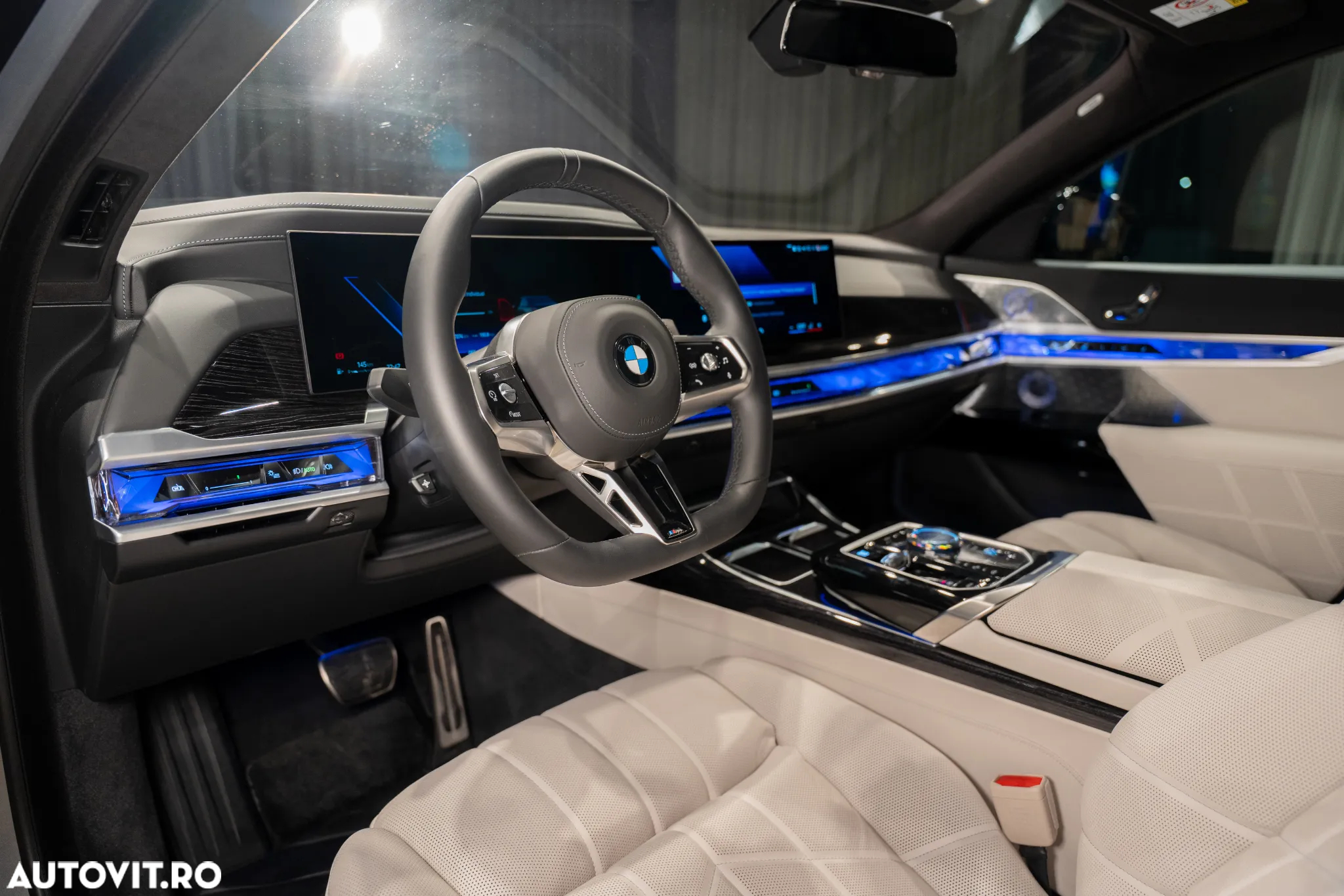 BMW Seria 7 740d xDrive MHEV - 35