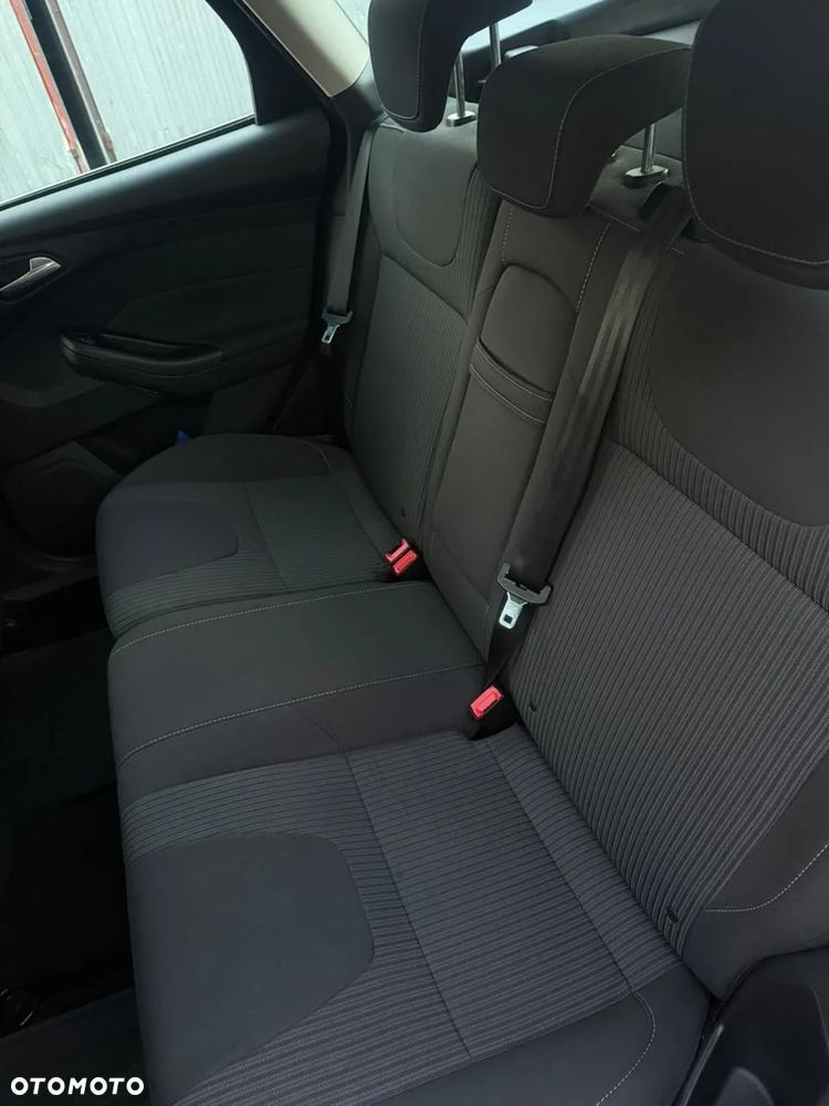 Ford Focus 1.6 Edition MPS6 - 8