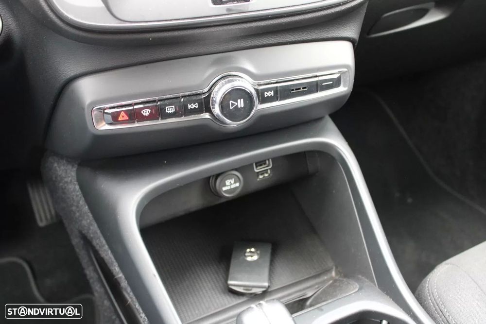 Volvo XC 40 2.0 D3 Momentum Geartronic - 29