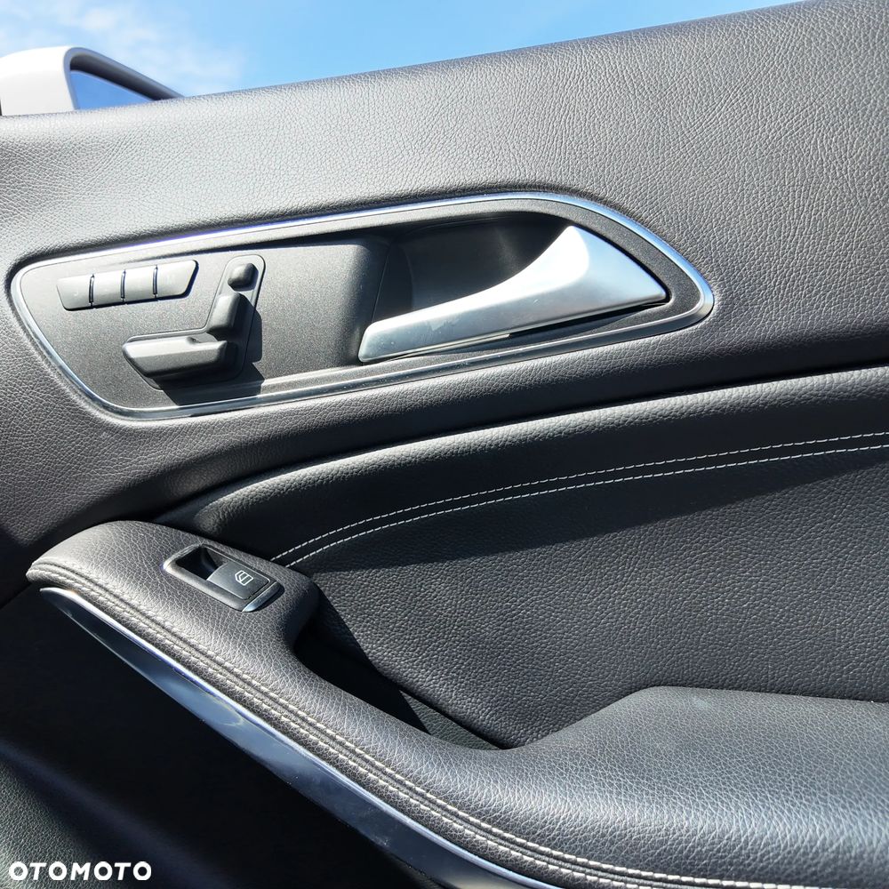 Mercedes-Benz CLA 250 4Matic 7G-DCT - 13