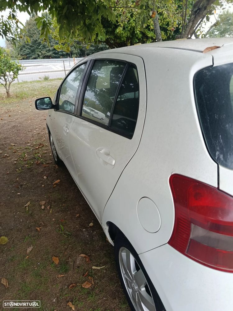 Toyota Yaris 2008 photo 4
