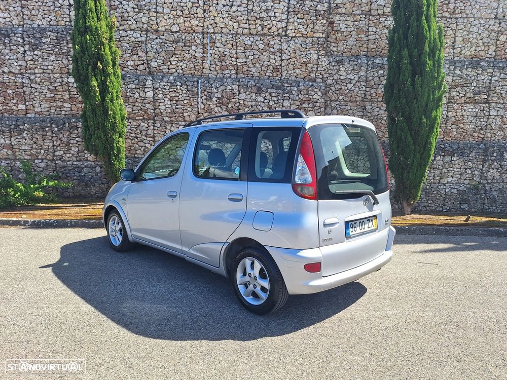 Toyota Yaris Verso 1.4 D-4D Sol - 2