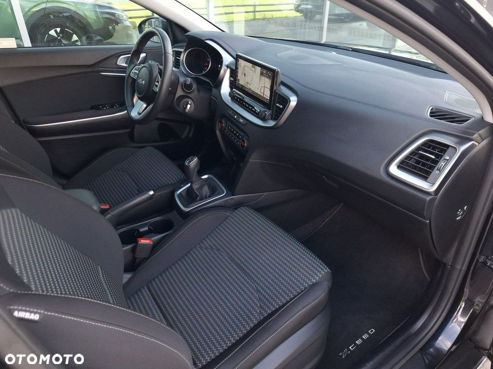 Kia XCeed 1.5 T-GDI M - 23