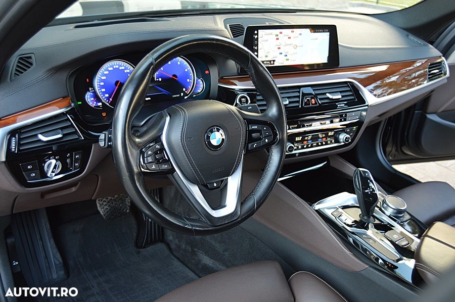 BMW Seria 5 530d xDrive Aut. Luxury Line - 11