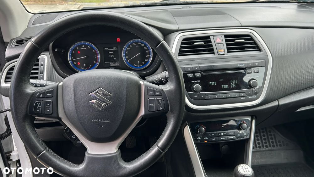 Suzuki SX4 S-Cross 1.6 Premium - 6