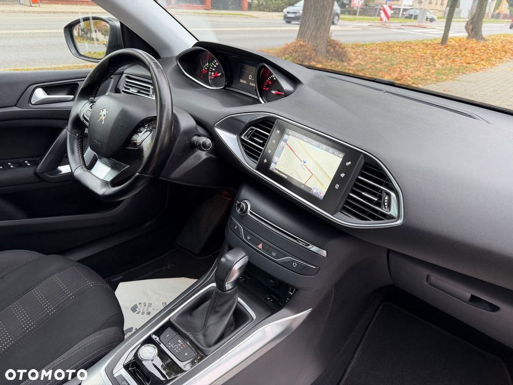 Peugeot 308 BlueHDi 150 Automatik Stop & Start Allure - 21