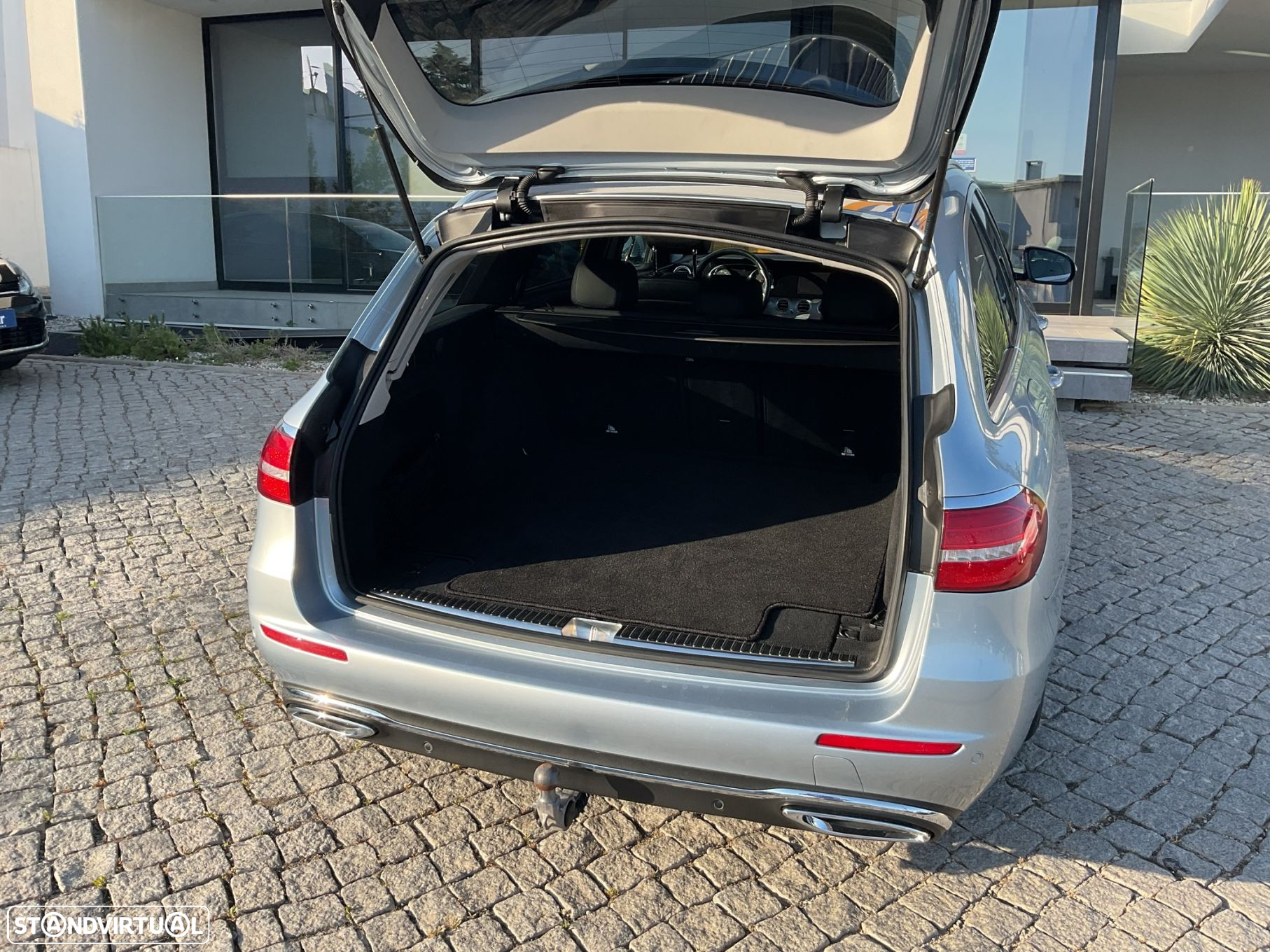Mercedes-Benz E 220 BlueTEC Avantgarde Auto. - 15
