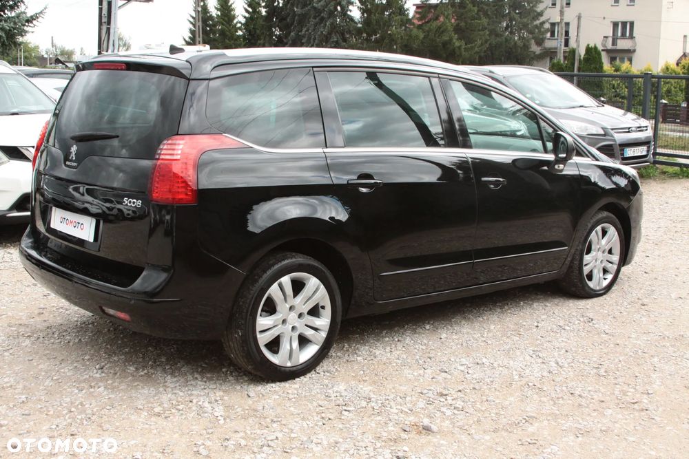 Peugeot 5008 HDI 150 Allure - 11