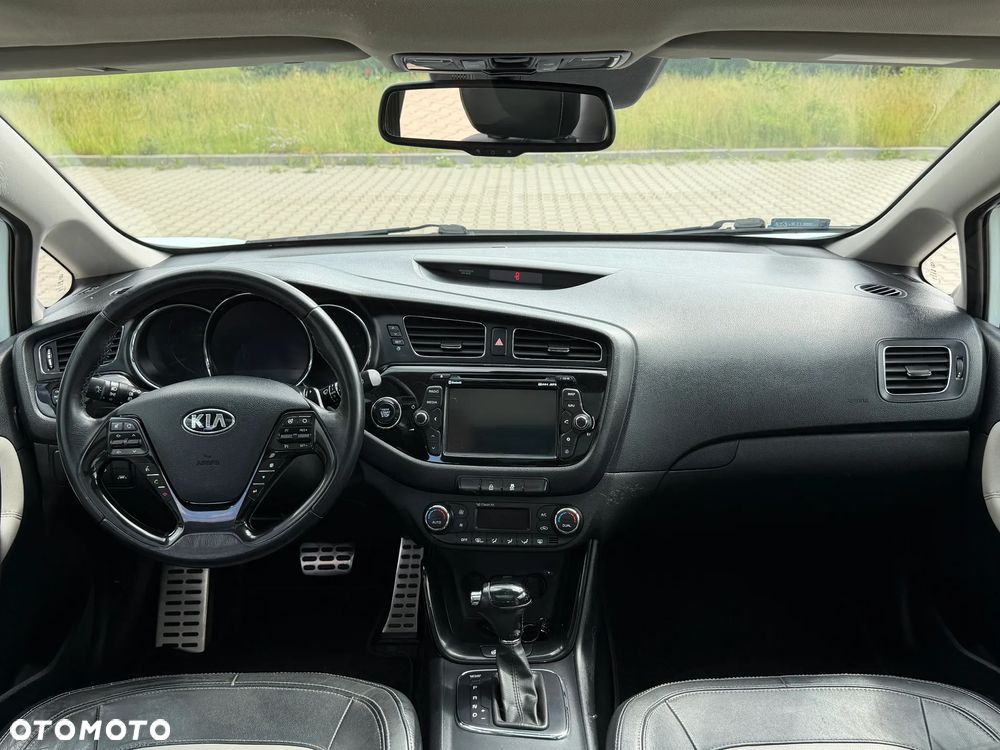 Kia Ceed 1.6 CRDi 128 Platinum Edition - 22